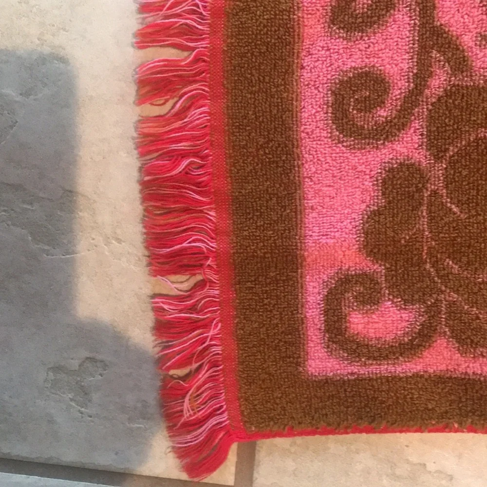 Vintage Fieldcrest Made USA Red Pink Floral Brown Fringe Bath Towel